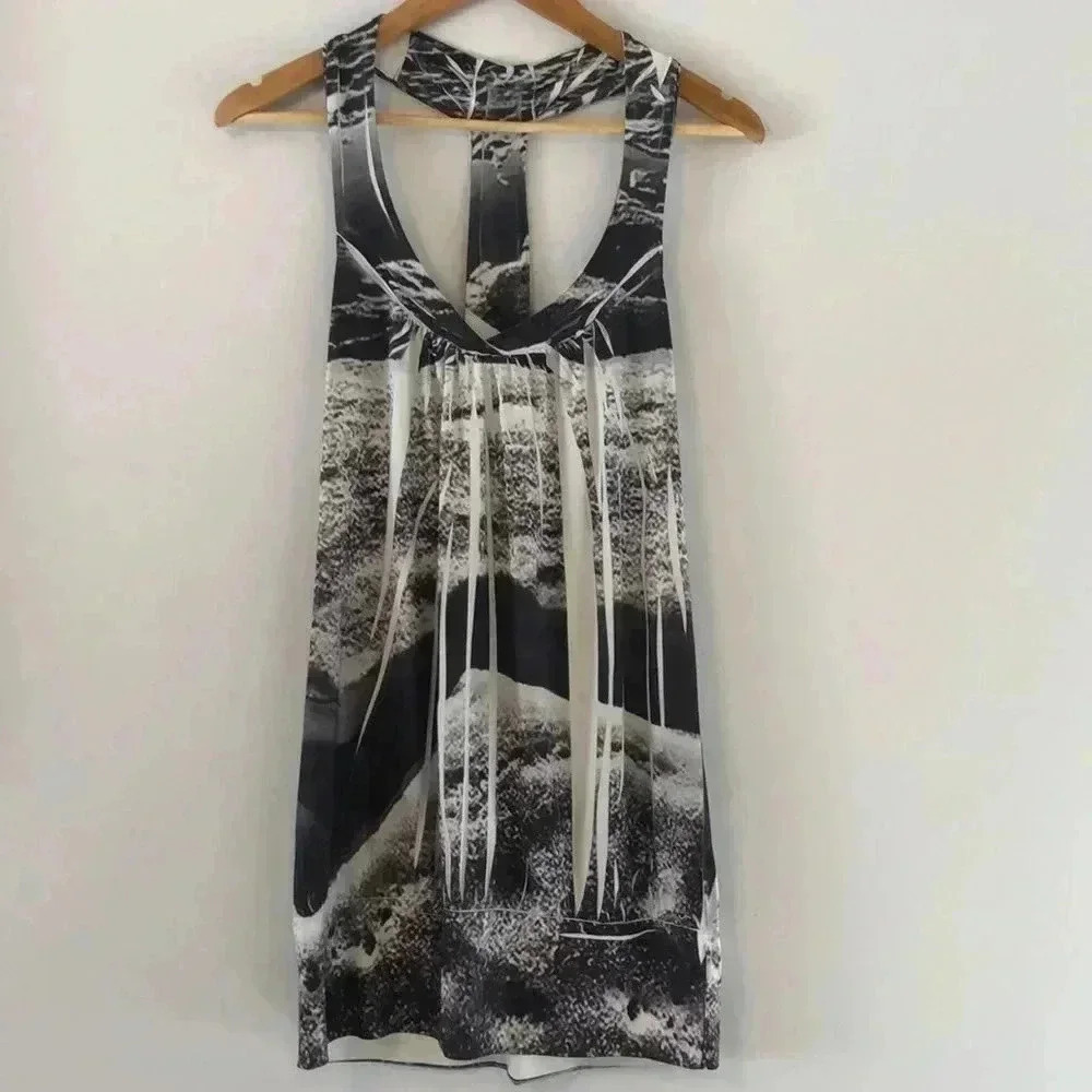Charlotte Russe Vintage Concert T-Strap Tank in Large